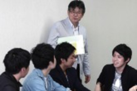 国士舘大学 1年次から4年次まで必修のゼミで、教員と学生が対話形式で実践的な法的思考力を身につけます