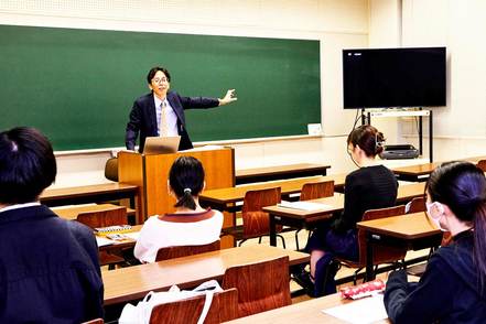 駿河台大学 日本でも数少ない犯罪心理学のコースを設置。多方面からアプローチできるようカリキュラムも充実
