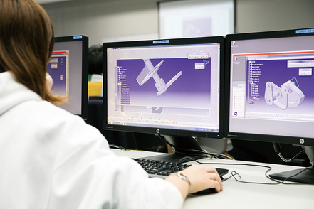 日本工業大学 「設計製図」ロボット開発に必要な設計・製図能力を身につける2学年向け授業。具体的なロボット機構を取り上げ設計・製図を行う