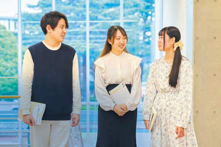 淑徳大学 福祉、教育、心理に関する知識や技術の修得だけでなく、他者とともに生きていく「福祉マインド」の醸成に重点をおいています。