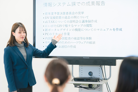 開志専門職大学 40人以下の少人数制度で個人の成長をサポートする親身な指導。