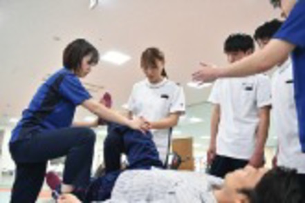 順天堂大学 多くの教員が順天堂医院で臨床活動に従事。授業でわからないことは担当教員と臨床で即確認