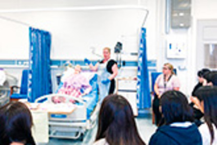 順天堂大学 英語教育や海外研修の活用などを通して、国際的に活躍できる人材の育成をめざします