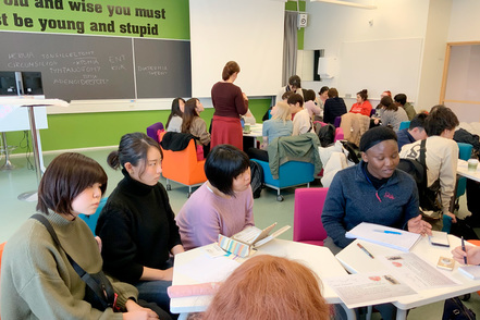 順天堂大学 海外研修等を通して国際的に活躍できる人材を育成する他、自治体と連携し、海外の高校生を招いた交流にも取り組んでいます