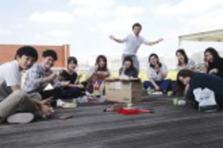 大東文化大学 英語学科では、「英語コース」と「ヨーロッパ2言語コース」の2コース制で、社会で活用できる語学力を身につけます。（英語学科）