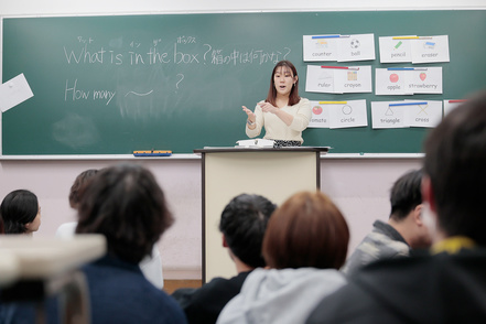 武蔵野大学 2学科ともに海外研修に参加する機会も用意されており、教育や保育・幼児教育を国際的な視野で実践的に学修できます。