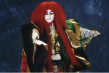 武蔵野大学 歌舞伎や能、狂言、人形浄瑠璃、文楽など幅広い古典芸能を学ぶことができ、鑑賞だけでなく実演できる科目も用意されています。