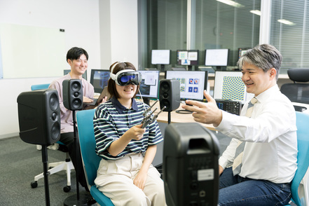 東京電機大学 マルチチャンネル音場再現とXR技術による音場の可視化