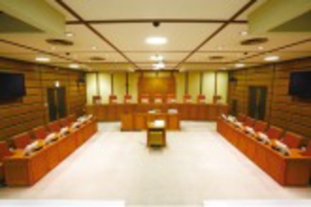 中央大学 法科大学院（ロースクール）への進学希望者が多数います。「法曹コース」を選択することで最短5年で法曹資格取得が可能です