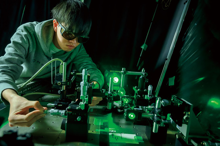 中央大学 電気エネルギーから情報ネットワークまで、次世代技術を発想、研究開発する