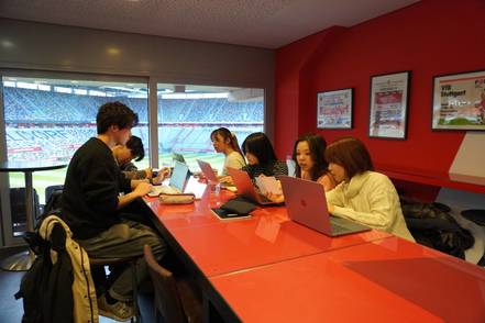 中央大学 企業等と連携した実践科目で、ビジネスの最前線を体験し、新たな価値創造にチャレンジ