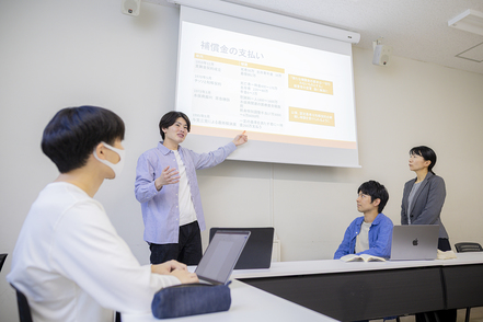 青山学院大学 「地域研究特論B」 ヨーロッパ・ドイツを中心に政治史を理解し、国際的に開かれた態度を涵養します［ヒューマンライツ学科］
