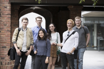 立教大学 正課科目「海外フィールドスタディ」など、夏季休暇中に世界トップクラスの大学で学ぶ機会を提供します。