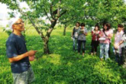 法政大学 専門性を高めるための研究会（ゼミナール）は2年次から履修可能です。多分野・多彩なテーマで開講されています