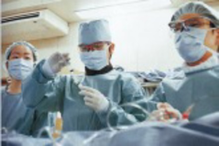 日本大学 心臓カテーテル検査。ほかにも本格的な医療について診療参加型実習（clinical clerkship）形式で臨床実習を経験します。