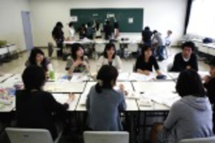 北里大学 医師・看護師・薬剤師など、相互理解と連携、協働できる能力などを身につける「チーム医療演習」