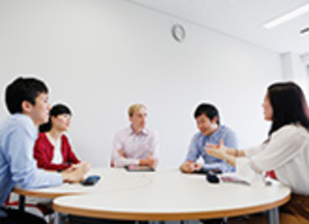 名古屋外国語大学の特長２