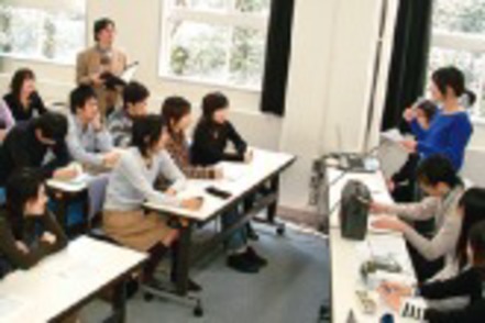 関西大学 入学して1年間は文学部の多様な学びの特色を理解し、関心のある専修を2年次に選択します