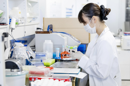 東洋大学 最新の設備を積極的に採用した実習室。研究のための充実した環境が整えられています。