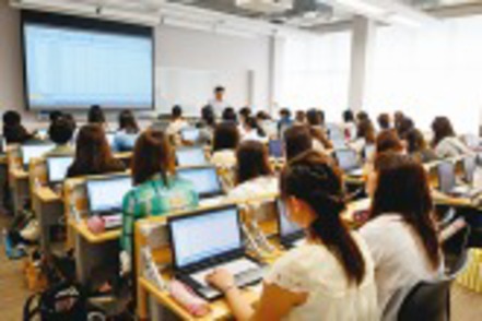 実践女子大学 社会調査実習II／テーマを決めて仮説を基に調査を実施。調査結果と仮説を検証することで分析力を養います
