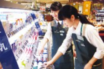 跡見学園女子大学 就業体験／官公庁、メーカー、文化施設などさまざまな企業で実務研修を実施し、実践力を磨きます