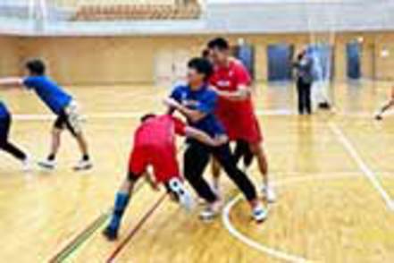 流通経済大学  &ldquo;バスラボ&rdquo;（小谷ゼミ）のメンバーが北京体育大学のバスケットボール専攻の学生と交流。混合チームのゲームも実施しました