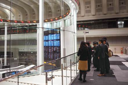 流通経済大学 ビジネスの最前線を訪問し、世界の動きを体感！さまざまな現場に飛び込み、経済の活動について体験的に学んでいきます