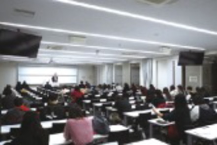 南山大学 外部の講師を招いた講座・講演会を実施しています。