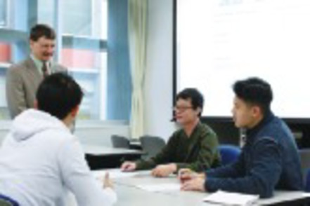 南山大学 国際社会のビジネスシーンで必要とされる英語運用能力を身につけることができます。
