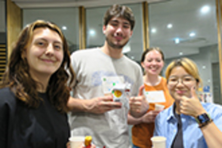 大谷大学 ヴァージニア工科大学（アメリカ）学生との交流会。参加学生全員で椅子取りゲームや、ジェスチャーゲームを開催