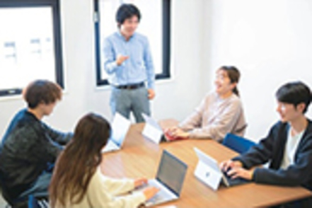 関西学院大学 集団心理のメカニズムを解明。「社会心理学」を専門的に学べる全国でも数少ない学科です