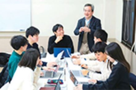 関西学院大学 2年生での「プレ演習」でアカデミックスキルを磨き、自身の興味とゼミをマッチングさせます