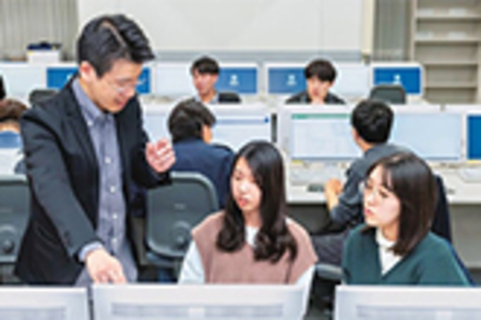 関西学院大学 「デジタル&times;ビジネス」デジタル時代に必須のデータサイエンス系科目を独自提供しています