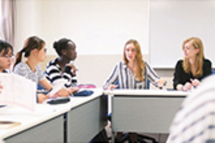 関西学院大学 2言語の修得をめざし英語で行う授業や留学生との交流などで外国語運用能力を高めます