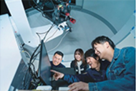 関西学院大学 【物理・宇宙学科／赤外線天文学研究室】NASAのロケットに搭載の反射望遠鏡で宇宙初期の天体探索に挑んでいます