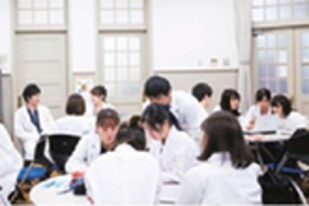 関西学院大学 総合心理科学科では、実験・実習室や最先端機器、各種心理検査用具、動物心理研究室を完備し、研究環境を整えています