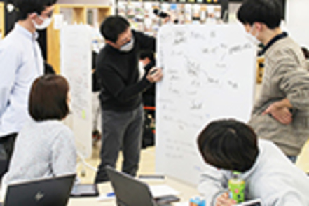 東京都市大学 デザイン工学とは、技術を基盤に工業製品・情報システム・建築・都市などに対して、機能性・安全性・使いやすさ・美しさを追求