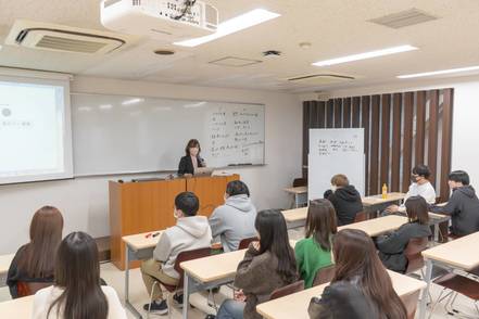 日本薬科大学 授業風景