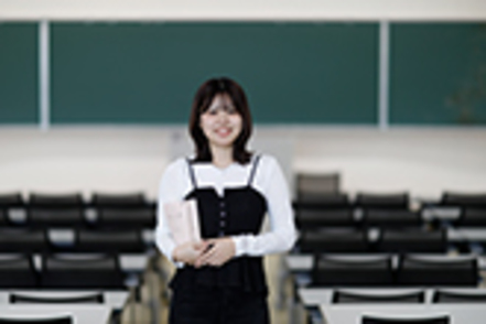 沖縄国際大学 沖縄に関わりの深い法律や政治行政を学べるのが本学部の特徴。実生活に根づいた実践的な学問を探究しています