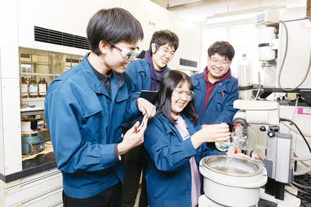 岡山理科大学 機械など、好奇心と探究心をくすぐる研究室がたくさん！