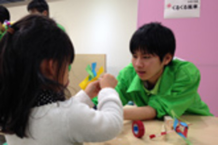 岡山理科大学 &ldquo;たのしい科学の伝道師&rdquo;がコンセプト。子どもたちや地域の方を対象に、年170回を超える科学実験教室やイベントを開催