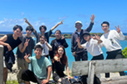 沖縄大学 福祉文化学科／福祉をより深く学べる2専攻を設置。学内デイサービスやスポーツ教室など学生主導の地域活動を実施しています