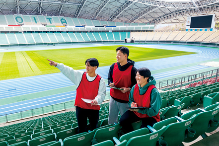 日本文理大学 ゼミや演習など地域・企業と連携した実践型プロジェクトを通して、ビジネスで必要となる知識はもとより、実践力も養います。