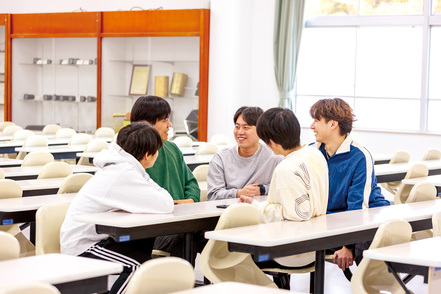 日本文理大学 いま、自分が何をしたいのか見つかっていなくても大丈夫です。4年間の学びの中で、自分が輝くフィールドが必ず見つかります。