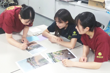 南九州大学 「夢をかなえる塾」では、保育現場に求められる表現力育成や教員採用試験対策など自分の「夢」に合わせた学びを年30回以上実施