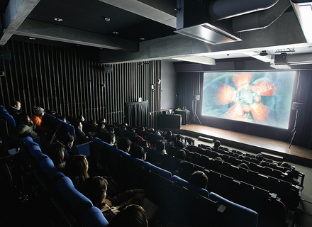 東北芸術工科大学の特長３