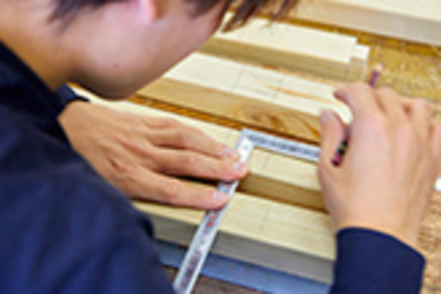 芦屋大学 県内の私立大学で唯一中学校技術の教員免許取得可。授業の約半分が実習で、実践力が身につきます。高校情報とのW取得可。