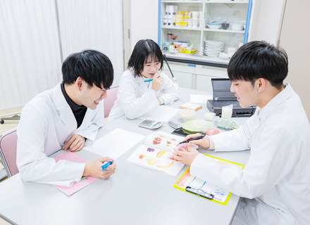 東京聖栄大学の特長１