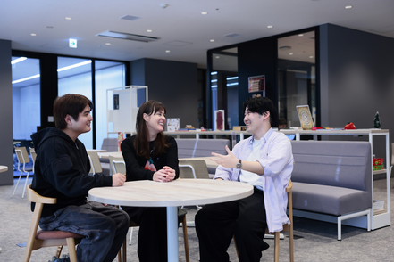 東京国際大学 英語教育環境が充実したキャンパスで、グローバルでも活躍できる人材を育成します。