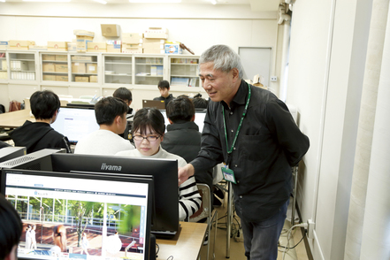 松山大学 【社会学科】情報を取捨選択できる力を養うための授業。データの利活用を通して「珠玉のデータ」を創り磨き上げる全過程を体験